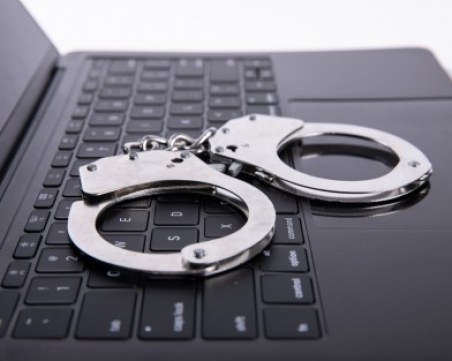 Нов закон за цифрови услуги: Забраненото в реалния живот, ще е наказуемо и в интернет