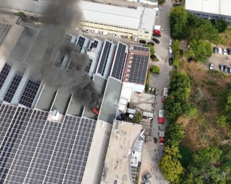 След пожара в цех в Кършияка: Служител е пострадал