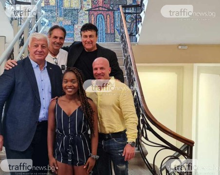 В нощта на звездите: 7 мотористи поставят световен рекорд на Античния театър