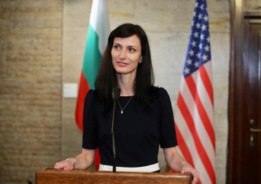 Българският външен министър Мария Габриел е уверила пратеника на САЩ