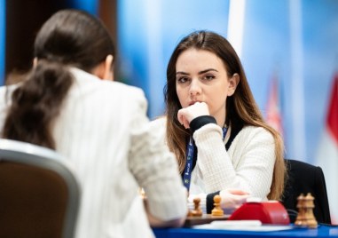 Нургюл Салимова направи фурор на Световната купа по шахмат В