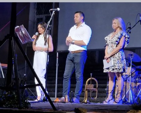 Хилда Казасян плени Марково с джаз версия на 