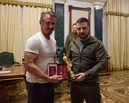 Излезе трейлър на документалния филм на Шоп Пен за войната в Украйна