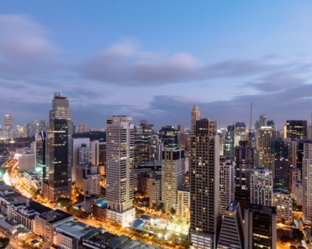 Как живеят хората в най-претъпкания град на планетата?