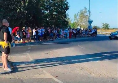 Нова блокада на пътя Пловдив Пазарджик заради убийството на 24 годишния Димитър от Цалапица