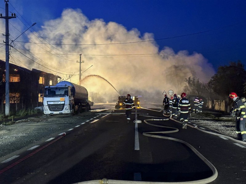 Бензиностанция се взриви в Румъния, има загинал и десетки ранени