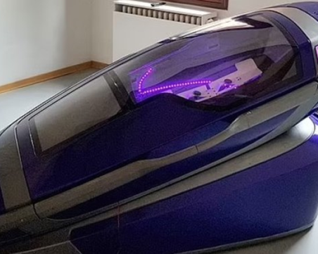 Умри за 30 секунди: Д-р Смърт планира да използва самоубийствените си капсули тази година