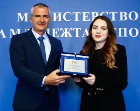 Министър Димитър Илиев към Нургюл Салимова: Ти си вдъхновение