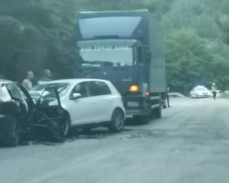Тежка катастрофа в Благоевградско: Жена загина, четирима са ранени