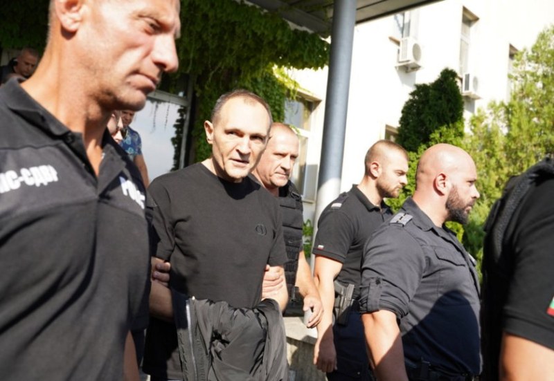 Васил Божков е бил екстрадиран от Дубай, не се е прибрал доброволно