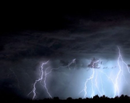 Почина едно от децата, което беше ударено от мълния