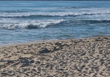 Полски турист се е удавил в морето край Приморско Тялото