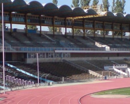 Експерт: 99% от стадионите у нас не са защитени от мълнии