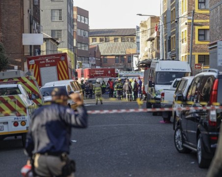 Над 50 души са загинали при пожар в Йоханесбург, десетки са ранени