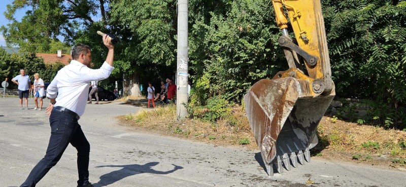 Започна изграждане на кръгово кръстовище в Марково