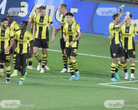 Ботев най-накрая с победа на Колежа, Ивелин Попов вкара в трети пореден мач