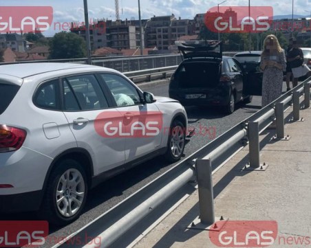 Четири коли се блъснаха на моста на Герджика