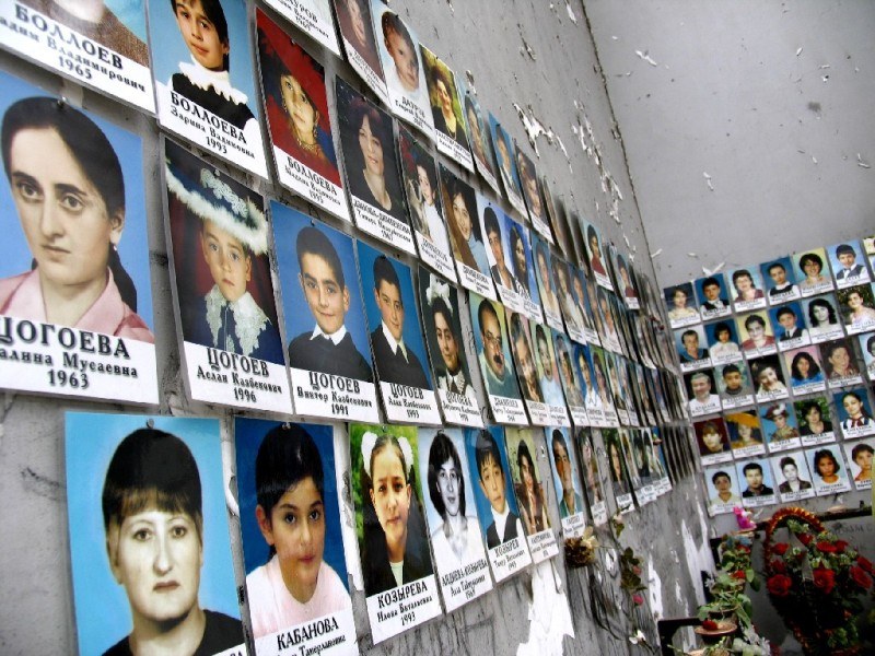 На този ден: 18 години от трагедията в Беслан
