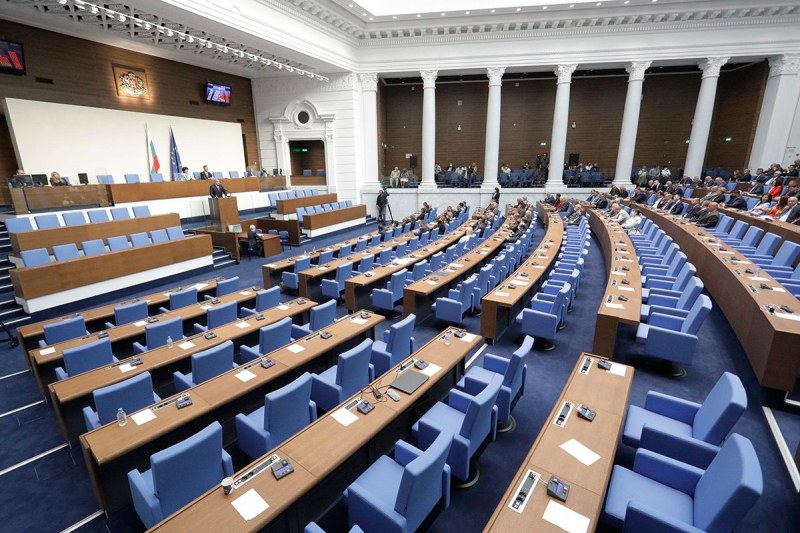 След ваканцията: Депутатите се събират отново в бившия Партиен дом