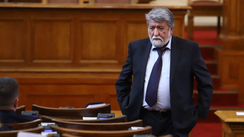 Вежди Рашидов вече не е депутат в 49-ото народно събрание.