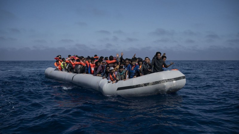 ръцката бреговата охрана откри и спаси 61 мигранти без документи