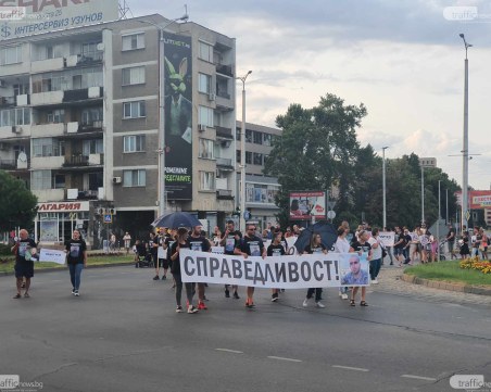 Протест заради убийството на Митко ограничава движението на основен път в Пловдивско