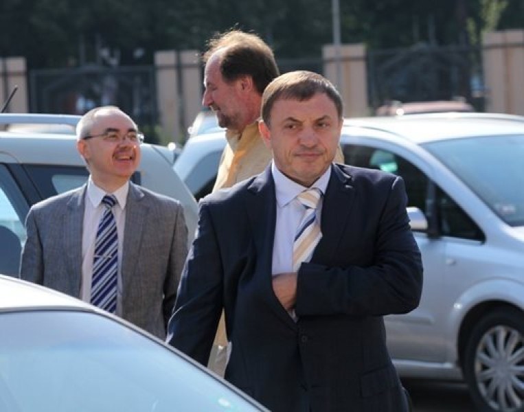 Адвокат Таков: Алексей Петров не е искал да влезе отново в службите, но са му предлагали
