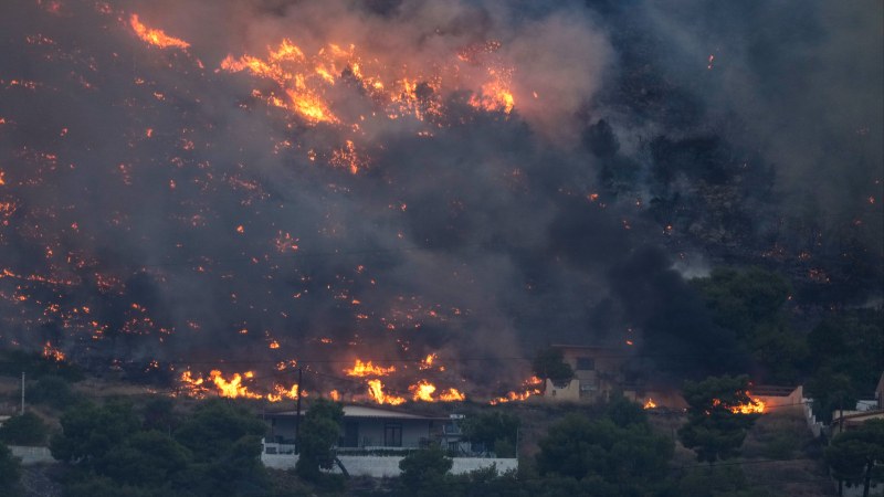 49 нови горски пожара са възникнали през последното денонощие в