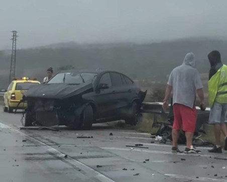 Две катастрофи през няколко км. на АМ 