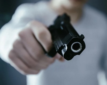 След скандал на улицата: Мъж размаха газов пистолет срещу пловдивчанин