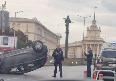 Кола катастрофира на столичният булевард Тодор Александров Инцидентът е станал