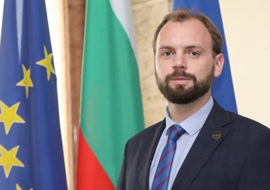 Мустафа Емин обяви че подава оставка от позицията съветник в