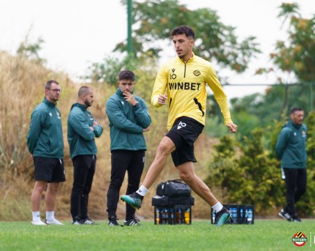 Новият старши треньор на Ботев с първа тренировка