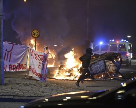 Сблъсъци и напрежение в Швеция след поредното изгаряне на Корана