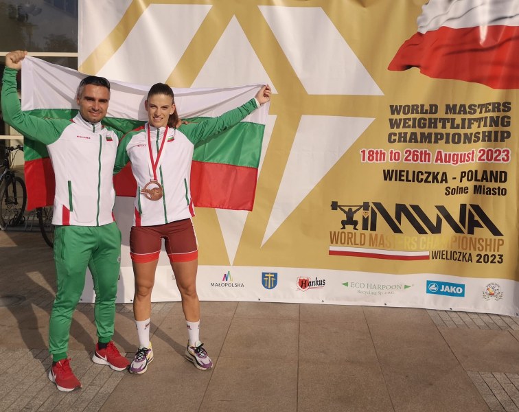 Майка на две деца и медалистка: Пловдивчанката Марина Ганева - трета на световното по вдигане на тежести