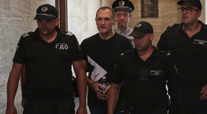 Васил Божков застава пред съда днес, иска на свобода