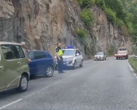 Коли се сблъскаха край Юговското ханче, линейка кара пострадалите в Пловдив