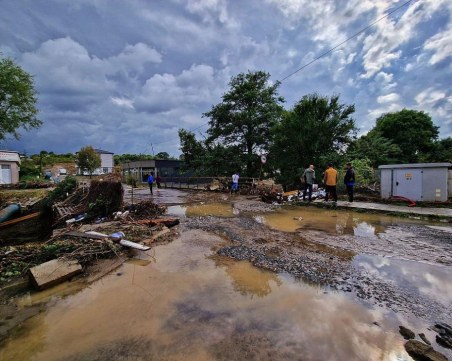 Поетапно възстановяват водоподаването в населените места, засегнати от наводненията