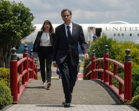 В Киев изненадващо пристигна американският държавен секретар Антъни Блинкън