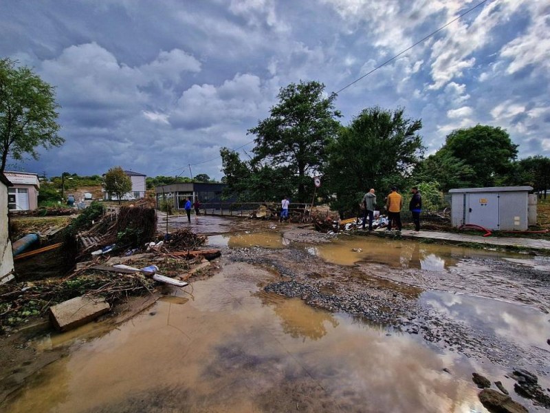 Поетапно възстановяват водоподаването в населените места, засегнати от наводненията