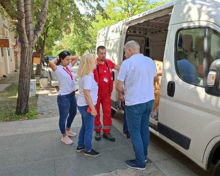300 хранителни пакета изпрати община Пловдив в помощ на Царево