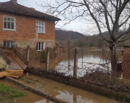 Кметът на село Кости: 90% от селото е отнесено, щетите са огромни