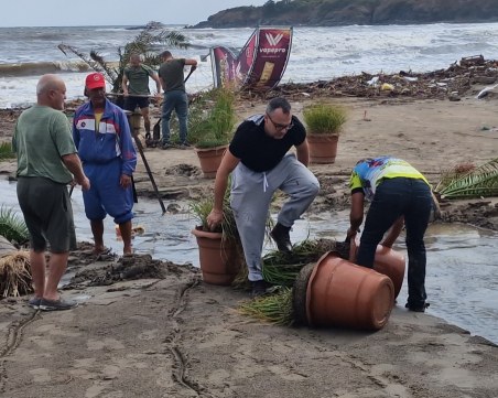 МВР: Няма бедстващи или в неизвестност хора в Царево