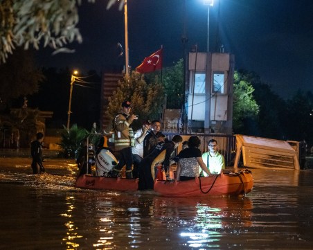 Продължават пороите в Истанбул, 7 са вече жертвите в Истанбул