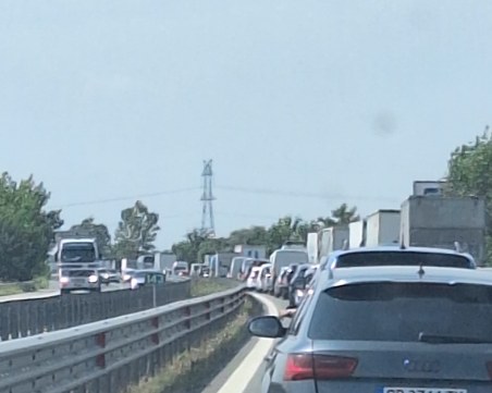 Пуснаха движението по АМ 