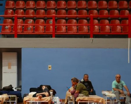 Бедствието в Гърция продължава, евакуират хора край Лариса