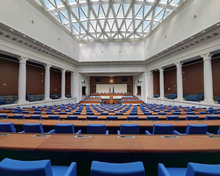 БСП поискаха ваканция за депутатите преди местните избори