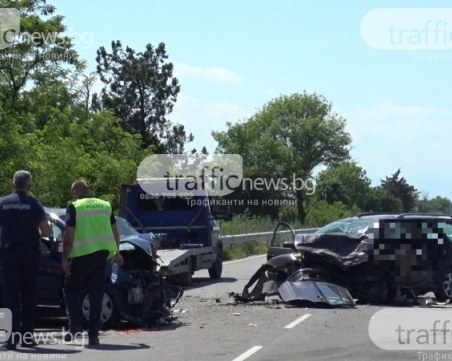 Двама души са загинали на пътя, 28 са ранени