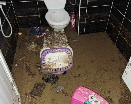 Покъщнината на семейство с дете от Царево е унищожена, нуждаят се от дрехи и обувки