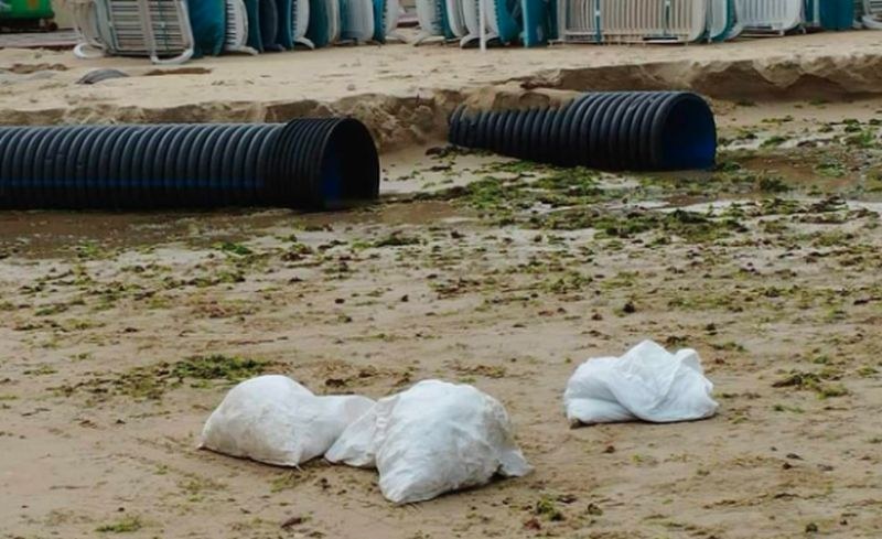Кметът на Китен за изровените от морето тръби: Това е дъждовен коректор